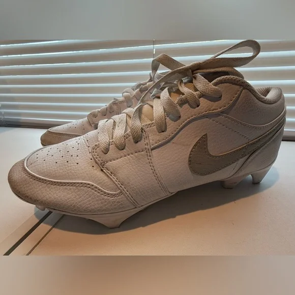 Men’s Nike Jordan 1 football cleats 8 - Picture 2 of 4